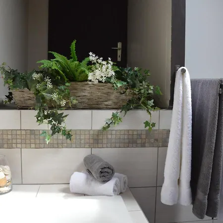 Quaint In With Jacuzzi Jalhay